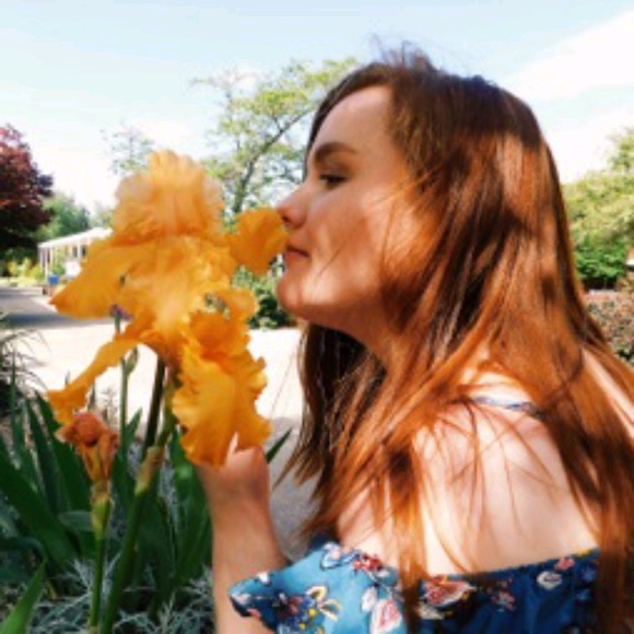 Meet your Posher, Amelia - Picture 1 of 1